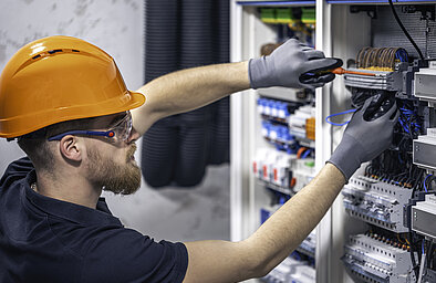 Ausbildung Elektroniker bei Dr. Paul Lohmann