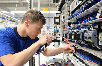 Ausbildung Elektroniker bei Dr. Paul Lohmann